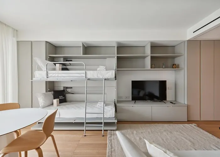 Limehome Milan Via Stresa